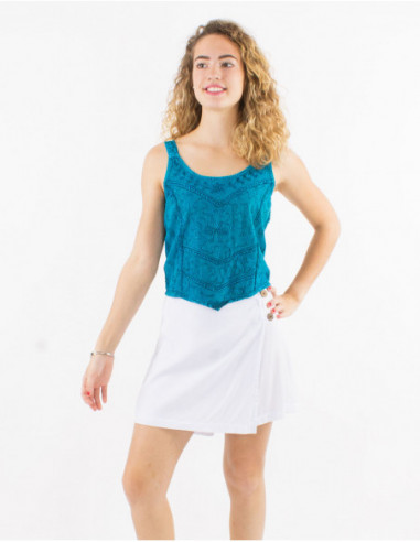 Look estival garanti avec cette jupe short basique unie blanche
