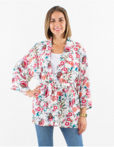 Feminine kimono tie jacket with bohemian chic print and big flowers in white