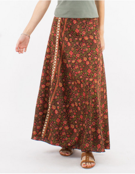 Long black boho skirt with small flowers for summer