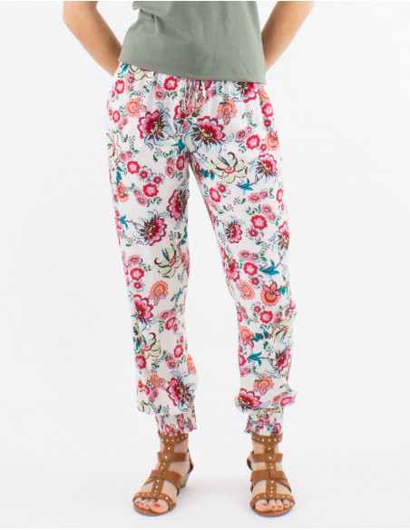 Women's flowing pants for summer with romantic floral print white