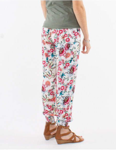 Pantalon léger estival pour femme avec motif bohème fleurs blanc