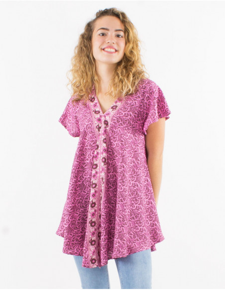 Fluid and comfortable short sleeve tunic with pink flowers