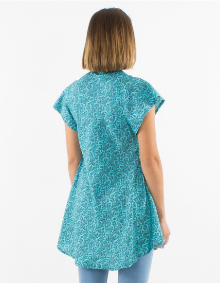 Loose-fitting summer blouse with baroque blue floral pattern