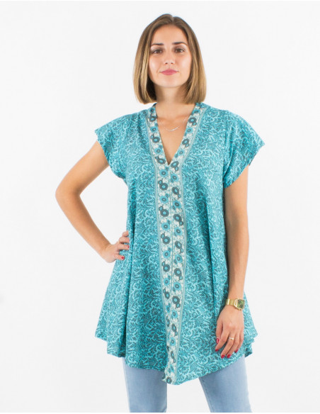 Fluid and comfortable short sleeve tunic with turquoise blue flowers