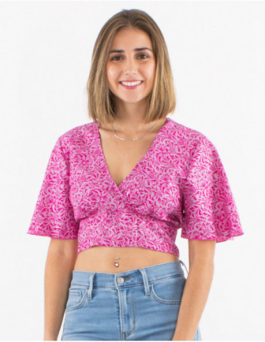 Bohemian chic crop top with pink abstract print