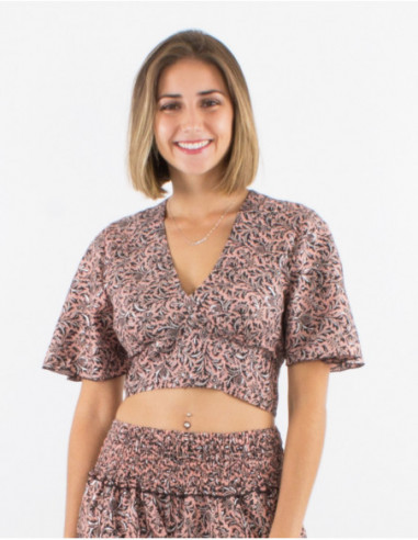 Short-sleeved summer crop top with original beige heart patch