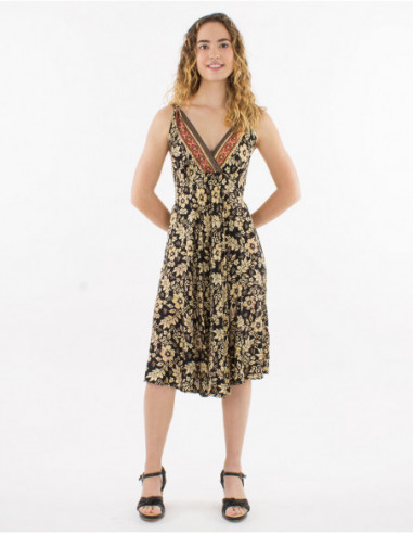 Robe midi noire fluide estivale à motifs fleurs hawaïennes beige
