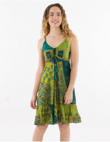 Robe courte d'été à fines bretelles motif patchwork baba cool