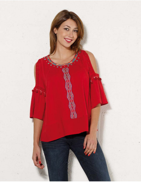 Fluid and loose top with open sleeves