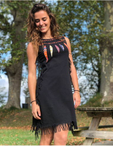 Robe gypsy originale sans manches avec franges noire