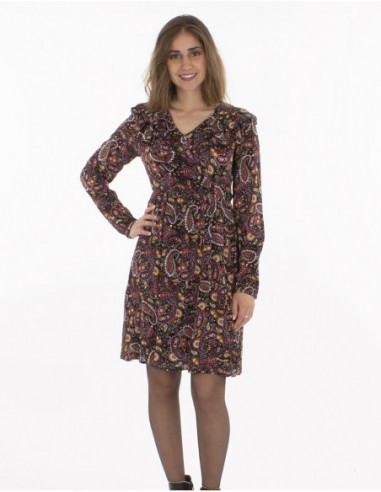 Knee length dress V-neck and ruffles