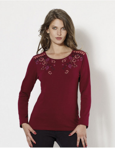 Chic and feminine t-shirt