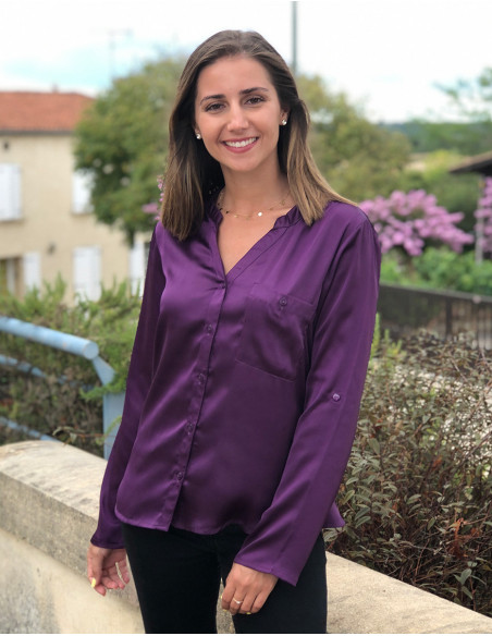 Basic feminine satin shirt