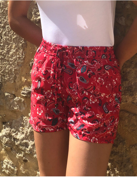 Short with small flowers