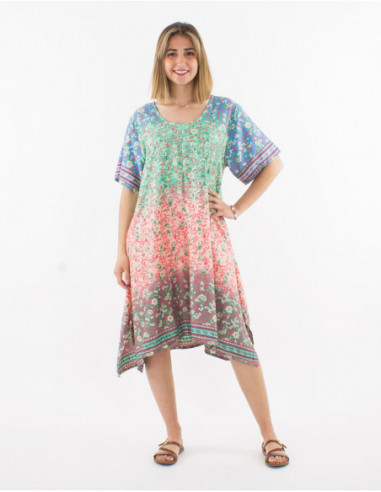 Robe courte fluide asymétrique romantique pour l'été avec motif petites fleurs pastel