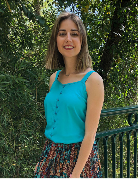 Chic plain tank top with buttons