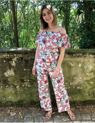 Bohemian pants suit with bare shoulders
