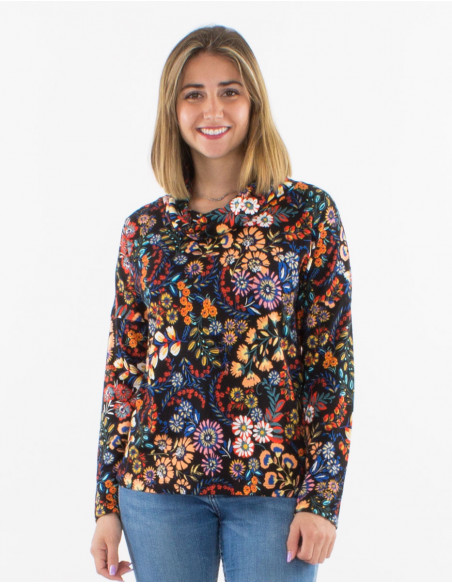 Long-sleeved black floral ethnic turtleneck tee shirt
