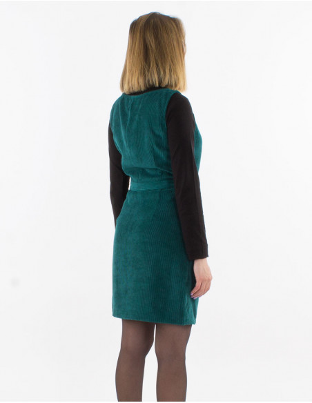 Chic short sleeveless button dress in emerald green plain velvet