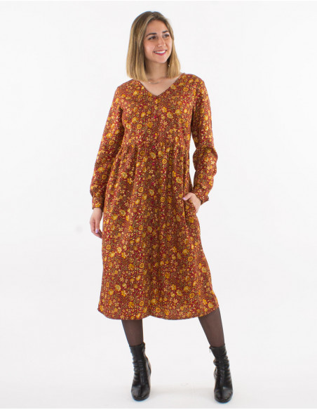 Robe mi longue fluide romantique a petites fleurs dorees