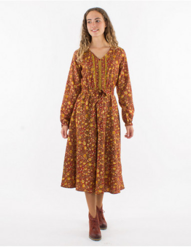 Chic flowing midi dress with tie belt in romantic gold burgundy motif