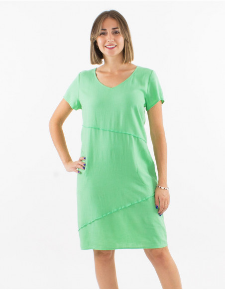 Plain dress with short sleeves