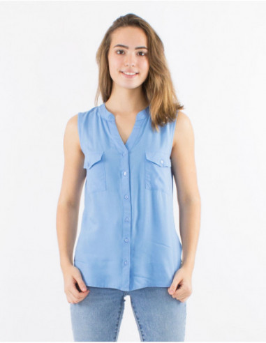 Basic plain sleeveless shirt