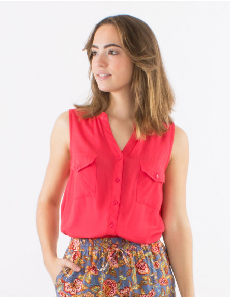 Basic plain sleeveless shirt