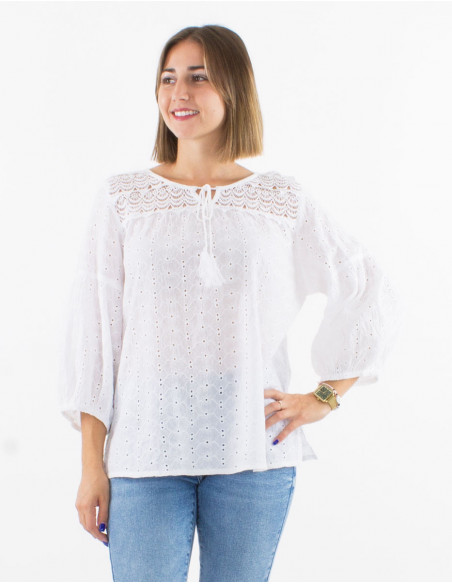 Romantic embroidery blouse