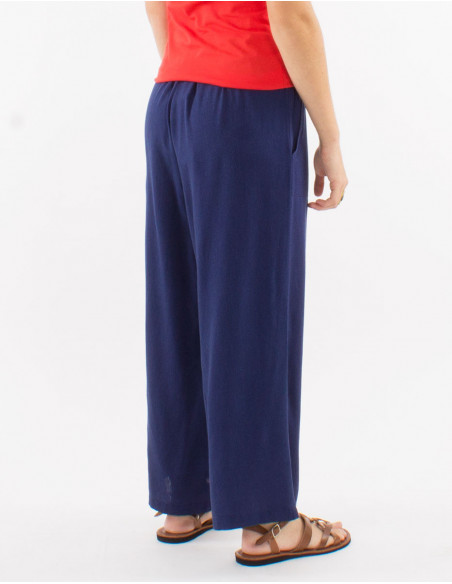 Fluid summer pants in linen