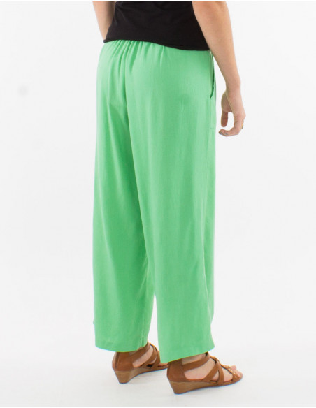 Fluid summer pants in linen