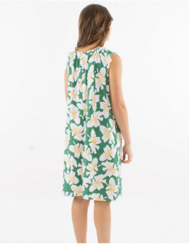 Robe courte d'été fleurie avec lin