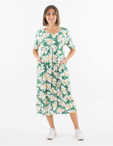 Chic floral print midi dress with linen
