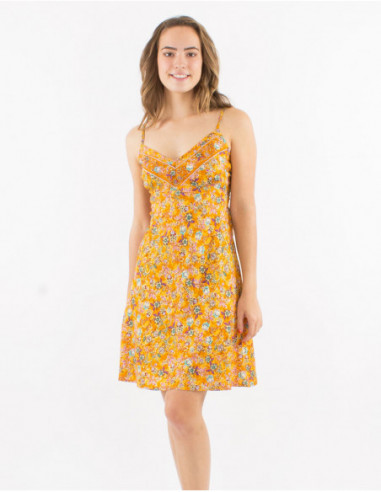 Petite robe courte fluide fleurie dorée
