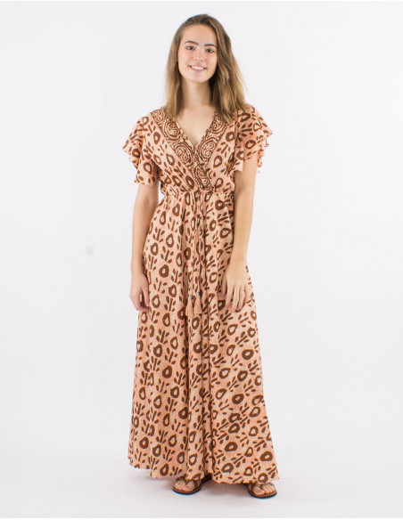 Ethnic style dress with bat sleeves