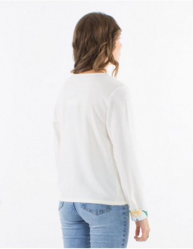 Short jacket with plain linen buttons
