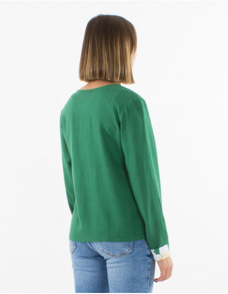 Short jacket with plain linen buttons