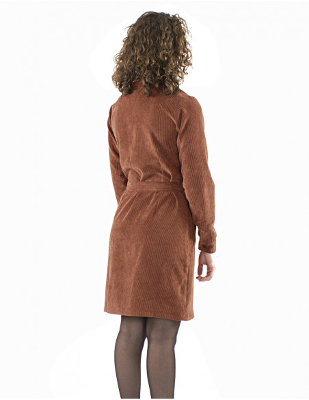 Robe chic à boutons en velours côtelé