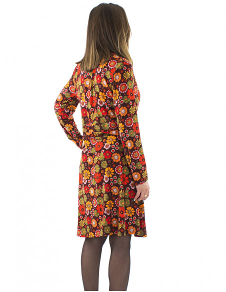Mid-lenght dress, retro floral patterns