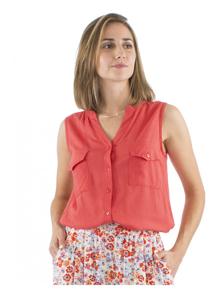 Basic plain sleeveless shirt