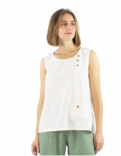 Top bohème chic original avec boutons style écailles de tortue, sans manches