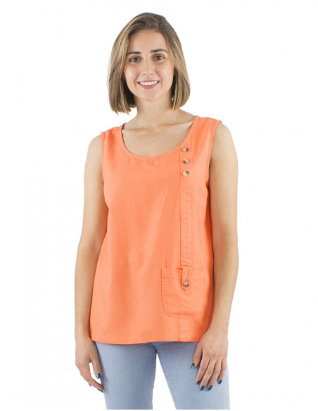 Top bohème chic original avec boutons style écailles de tortue, sans manches