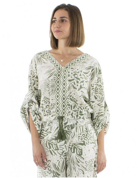 chemisier bohème chic original, motif jungle, empiècement tissé et liens avec pompons