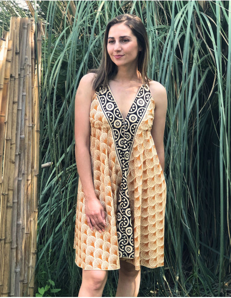 Robe courte ethnique avec liens