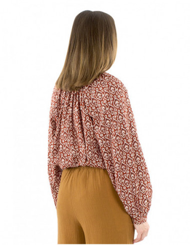 Boho blouse with floral embroideries