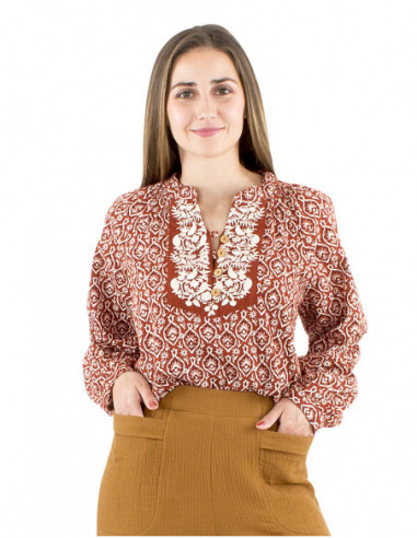 Boho blouse with floral embroideries