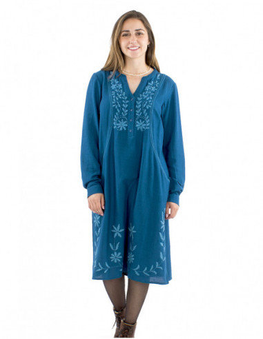 Long loose dress with floral embroider