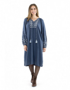 Long embroidered oriental... 2