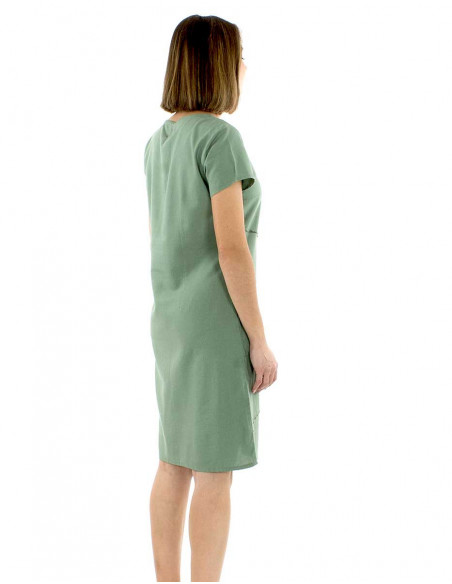 Plain dress with short sleeves