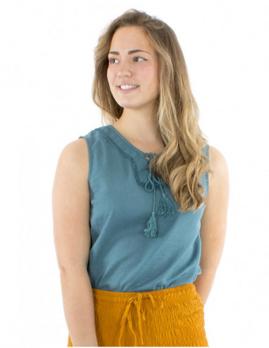 Bohemian sleeveless top with ties